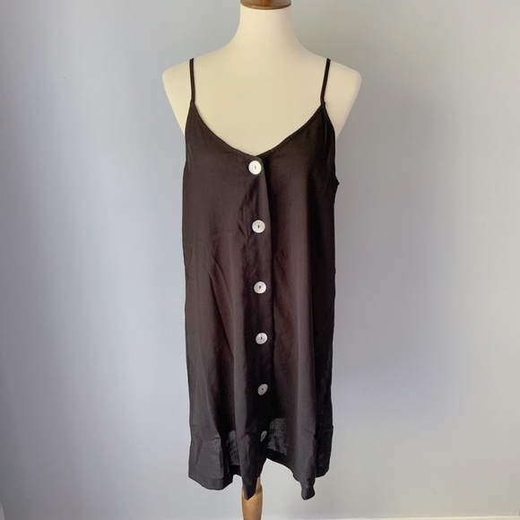 entro Dresses & Skirts - NEW Entro black button front dress